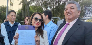Nataly Morillo, asambleísta alineada al oficialismo, este 20 de marzo de 2025 presentó una denuncia, con base a una noticia criminis (información sobre un presunto hecho delictivo), en la Fiscalía General del Estado en contra de la legisladora de la Revolución Ciudadana, Paola Cabezas.