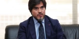 En una entrevista con Radio Sucre, el ministro de Gobierno, José De la Gasca, señaló que en las próximas horas podría haber un pronunciamiento oficial respecto al posible encargo de la Presidencia por parte de Daniel Noboa, quien busca participar activamente en la campaña electoral de cara al proceso electoral.