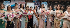 El auditorio del Patronato del Gobierno Provincial de Chimborazo fue el escenario donde, el 24 de marzo, se llevó a cabo la imposición de bandas a las ocho candidatas que competirán por el título de Reina de Riobamba 2025.