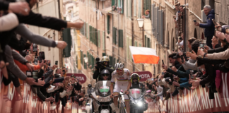 Tadej Pogacar, el ciclista esloveno del UAE Team Emirates XRG cumplió con los pronósticos que lo señalaban como el gran favorito y se llevó la victoria en la tradicional carrera italiana, firmando su tercer título en esta competencia.