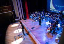 En conmemoración del Día Internacional de la Mujer, el Teatro León fue el escenario del concierto "Grandes Diosas", un evento organizado por la Unidad Educativa San Felipe Neri en colaboración con el Municipio de Riobamba.