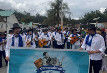 La historia de Penipe se ha construido con el esfuerzo de su gente, sus costumbres y la riqueza cultural que han sabido preservar a lo largo del tiempo. Entre estas tradiciones destaca una de las iniciativas más recordadas del cantón: los Carnavaleros del Ñato Baldeón, una agrupación que con su música ha dado vida a las festividades de Carnaval.