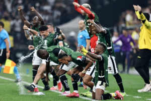 A pesar de caer 2-0 en la revancha disputada en Sao Paulo, la ventaja obtenida en la ida (3-0) le permitió al Ídolo del Astillero avanzar con un global de 3-2. Lo hizo con garra, resistencia y jugando con un hombre menos desde el minuto 61, en una noche que terminó con la celebración de los ecuatorianos.