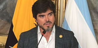 José De la Gasca, ministro de Gobierno, confirmó este viernes en una rueda de prensa efectuada en la Gobernación del Guayas que se enviará a la Asamblea Nacional el proyecto de ley "Talón de Aquiles", con el que se busca sancionar a abogados, fiscales, jueces y otros funcionarios que dilaten procesos judiciales.