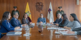 Los jueces de la Corte Constitucional (CC) eligieron este 18 de marzo de 2025, por unanimidad, a Jhoel Escudero Soliz, como presidente del máximo organismo de interpretación constitucional. Reemplaza en esta función a Alí Lozada que ejerció la función desde febrero de 2022.