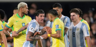 La goleada histórica que Argentina le propinó a Brasil en Buenos Aires ha sido recibido catastróficamente. Con un contundente 4-1 en el estadio Monumental, la Verdeamarela sufrió una de sus derrotas más humillantes en los últimos tiempos.