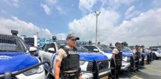 En la explanada del estadio Modelo Alberto Spencer de Guayaquil, el Gobierno Nacional realizó la entrega de 124 nuevos patrulleros a miembros de la Policía Nacional. Los vehículos estarán destinados a la protección, seguridad, prevención y auxilio a la ciudadanía en los ejes viales del país.