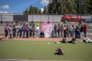 El 14 de marzo de 2025, el barrio "Las Acacias" vivió un momento significativo de homenaje y reflexión con la inauguración de un mural dedicado a la fuerza y el empoderamiento de la mujer.