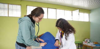 La Prefectura de Chimborazo, a través de la Dirección General de Desarrollo Social y Cooperación Internacional, finalizó el 21 de marzo una serie de campañas médicas gratuitas, en colaboración con la Fundación "Omar Mosquera".