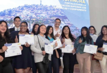 “Hoy cumplimos una meta más que nos llena de orgullo, 8.000 jóvenes beneficiarios del programa de becas de Apoyo Académico 2025”, dijo César Vásquez, secretario de Educación Superior, Ciencia, Tecnología e Innovación (Senescyt), durante la entrega oficial de becas para jóvenes.