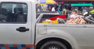 La mañana del 26 de marzo, Riobamba fue escenario de un operativo sorpresa que destapó serias irregularidades en una distribuidora de pollos y embutidos ubicada en el sector Santa Rosa.