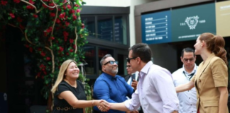 En su visita a los Estados Unidos, los migrantes ecuatorianos en ese país se reunieron con el presidente Daniel Noboa. El encuentro ocurrió la tarde del 29 de marzo de 2025, en Doral (condado Miami-Dade).