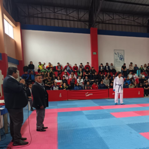 El I Curso Nacional de Arbitraje y Entrenador de Karate 2025 se llevó a cabo los días 22 y 23 de febrero en Riobamba, reuniendo a más de 150 participantes entre entrenadores, árbitros y deportistas de diversas provincias.
