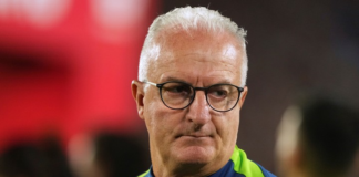 El ciclo de Dorival Júnior al mando de la selección brasileña llegó a su fin. la Confederación Brasileña de Fútbol (cbf) oficializó este viernes la destitución del entrenador, apenas tres días después de la dura goleada sufrida ante argentina por 4-1 en el Estadio Monumental de Buenos Aires, en el marco de las eliminatorias.