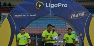 Tras varios días de negociaciones en el entorno arbitral del fútbol ecuatoriano, los jueces han decidido aceptar la reducción del 10% en sus honorarios, aunque con condiciones que exigen un cumplimiento riguroso de los pagos y mejores garantías en su desempeño profesional.