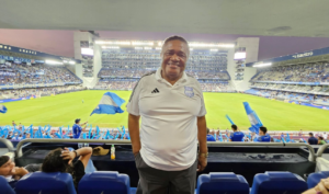 El Club Sport Emelec atraviesa uno de los momentos más críticos de su historia. A la crisis deportiva que lo tiene peleando en los últimos lugares de la LigaPro, se suma una grave situación institucional que pone en peligro su estabilidad.