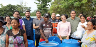 El Gobierno, a través del Comité de Operaciones de Emergencia (COE) Nacional, liderado por la ministra de Energía y Minas, Inés Manzano, coordina acciones para atender la emergencia ambiental en Esmeraldas, causada por un derrame de petróleo ocurrido el 13 de marzo tras la ruptura del Oleoducto Transecuatoriano (SOTE) debido a un deslizamiento de tierra.