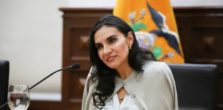La vicepresidenta de Ecuador Verónica Abad asistirá, con sus abogados, al Tribunal Contencioso Electoral (TCE) a presentar el recurso de apelación a la sentencia resuelta por el juez Guillermo Ortega. Así lo confirmó su equipo de comunicación.