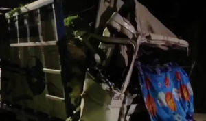 Dos personas murieron y una resultó gravemente herida, en un choque por alcance ocurrido el 23 de marzo en la vía Pallatanga-Bucay, sector Cruz de Hueso, en Chimborazo. Según informes preliminares, el accidente se habría producido por exceso de velocidad.