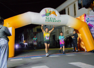 Cumpliendo con el objetivo de promover el deporte, dinamizar el turismo y resaltar el patrimonio urbano, en Riobamba se presentó una edición más de la competencia "Corazón de la Patria 10K", una iniciativa con un recorrido nocturno por las principales calles y plazas del casco histórico.