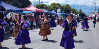 Riobamba tuvo una nueva edición del tradicional Desfile de la Alegría, este 19 de abril, un evento que año tras año se muestra como una de las expresiones más simbólicas de la identidad propia de esta ciudad.