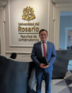 El asambleísta electo por Chimborazo, Keevin Gallardo, intervino en el campo académico internacional, siendo ponente principal en el VII Congreso de Derecho Internacional, en Bogotá, Colombia, el 24 y 25 de abril.