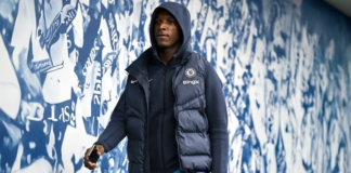 Sin sufrir, sin desgastarse, sin mostrar todas sus cartas, en la ida de los cuartos de final de la UEFA Conference League, los Blues vencieron con contundencia 3-0 al Legia Varsovia en Polonia.