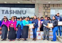 El Ministerio de Agricultura y Ganadería (MAG), a través de su Dirección Distrital en Chimborazo, entregó 239 kits agroecológicos a productores de varias parroquias rurales de la provincia, con el objetivo de impulsar una agricultura más sostenible y respetuosa con el medio ambiente.