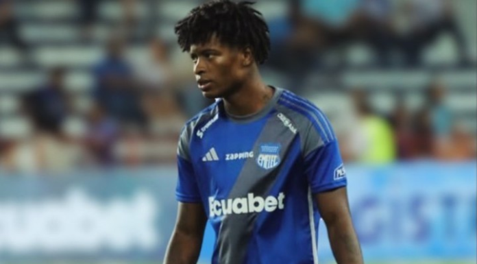 Jackson Rodríguez, defensor del Club Sport Emelec, vivió una pesadilla en su hogar ubicado en el norte de Guayaquil, cuando un grupo armado irrumpió en su vivienda, se llevó objetos de valor y en el hecho más alarmante, secuestró a su esposa e hijo.
