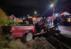 Un accidente de tránsito registrado la noche del 25 de abril en la vía Panamericana Norte, a la altura del sector San Andrés, provincia de Chimborazo, dejó como saldo tres personas heridas, dos de las cuales fallecieron, según información oficial proporcionada por el Centro Operativo Local ECU 911 Riobamba.