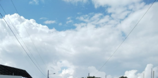 Vecinos del barrio Nuevo Puyo, cerca de la vía a Tarqui, pidieron a este servicio informativo visitar las calles aledañas y constatar el estado deteriorado que provocan dificultades a los transportistas.