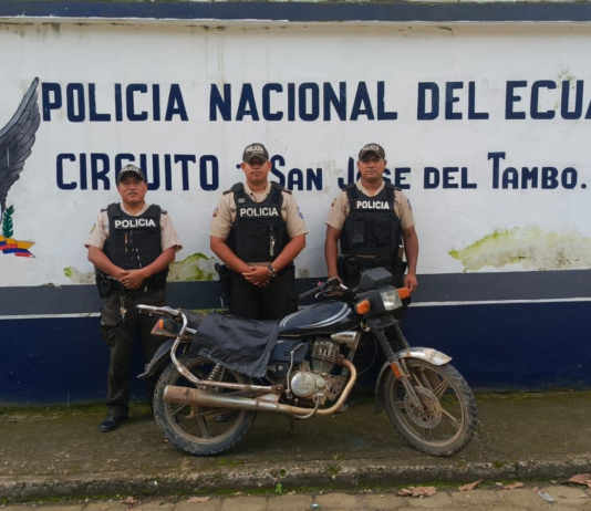 La Policía Nacional del Ecuador informó sobre la recuperación de una motocicleta reportada como robada en el distrito Chillanes-San José del Tambo, provincia de Bolívar. El hecho ocurrió el lunes 28 de abril de 2025, luego de una alerta ciudadana que motivó una rápida acción policial.