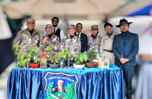 Un grupo de estudiantes de la Unidad Educativa General Eloy Alfaro, ubicada en el cantón Salcedo, provincia de Cotopaxi, ha logrado posicionar a Ecuador entre los 21 mejores proyectos educativos a nivel mundial en el Concurso Escuela Emprendedora 2024, realizado por la organización internacional Teach a Man to Fish, con sede en el Reino Unido.