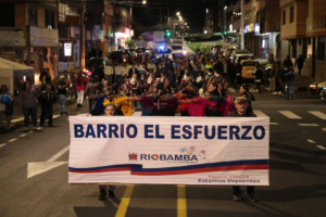 Con música, danza y una gran participación ciudadana, el Municipio de Riobamba celebró este 25 de abril, la entrega oficial de la obra de reasfaltado de la calle Espejo y la avenida Cordovez.