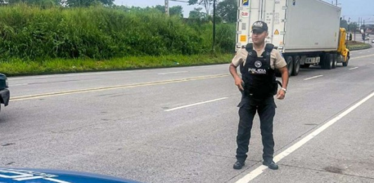 El Gobierno Nacional, a través del Ministerio de Transporte y Obras Públicas (MTOP), ha dispuesto que la Policía Nacional asuma el control de 25 tramos viales estratégicos en todo el país, dentro de los cuales se encuentran vías clave en la provincia de Chimborazo.