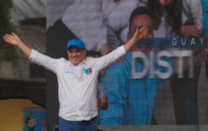 Luego de que se viralizara un video del asambleísta electo Ricardo Patiño hablando con Rafael Correa acerca de la dolarización, el legislador Adrián Castro, de ADN, señaló que las declaraciones en contra de la dolarización han causado temor a la ciudadanía.