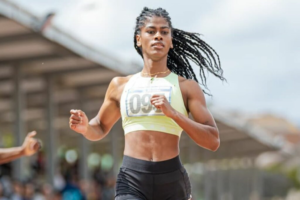 La velocista ecuatoriana sumó su segunda medalla de plata en el Campeonato Sudamericano de Atletismo, que se disputa en Mar del Plata, Argentina, en la prueba de los 200 metros planos, consolidándose como una de las referentes del atletismo sudamericano.