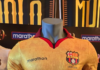 Barcelona Sporting Club presentó su nueva indumentaria conmemorativa por los 100 años de vida institucional, un acto de identidad, memoria y fidelidad a los colores del Ídolo del Astillero, Barcelona SC desplegó su artillería simbólica en un evento que congregó a hinchas, glorias del pasado, jugadores actuales, dirigentes e invitados especiales.