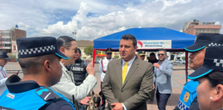 Como parte de una estrategia integral para mejorar la seguridad y recuperar espacios públicos en la ciudad, el Gobierno Autónomo Descentralizado Municipal del Cantón Riobamba, en coordinación con la Policía Nacional y los Agentes de Control Municipal, inauguró este 25 de abril el primer Punto de Seguridad Ciudadana en la tradicional Plaza Alfaro, ubicada en el corazón del centro histórico.