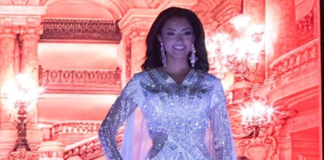 La elección de la Reina San Pedro de Riobamba se llevó a cabo la noche del 12 de abril en el coliseo Teodoro Gallegos Borja, con la presencia de simpatizantes, familiares y amigos de las siete candidatas participantes.