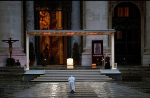 El papa Francisco falleció este lunes 21 de abril de 2025 a los 88 años, en la residencia de la Casa Santa Marta, en el Vaticano. El anuncio fue realizado por el camarlengo, el cardenal Kevin Joseph Farrel, quien destacó que el pontífice dedicó su vida al servicio de la Iglesia y a los más necesitados.