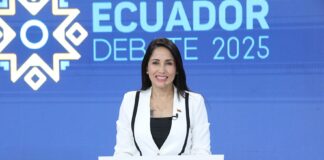 La candidata presidencial de la Revolución Ciudadana, Luisa González, se negó a reconocer los resultados oficiales de la segunda vuelta electoral, en la que su contrincante, Daniel Noboa, obtuvo una clara ventaja según el conteo del Consejo Nacional Electoral (CNE).