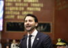 Con 80 votos a favor, el exministro de Turismo y actual legislador por Acción Democrática Nacional (ADN), Niels Olsen, fue elegido como presidente de la Asamblea Nacional. En su primera intervención como titular del Parlamento, Olsen sorprendió con un discurso centrado en la unidad nacional y la renovación del compromiso legislativo con la ciudadanía.