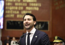 Con 80 votos a favor, el exministro de Turismo y actual legislador por Acción Democrática Nacional (ADN), Niels Olsen, fue elegido como presidente de la Asamblea Nacional. En su primera intervención como titular del Parlamento, Olsen sorprendió con un discurso centrado en la unidad nacional y la renovación del compromiso legislativo con la ciudadanía.