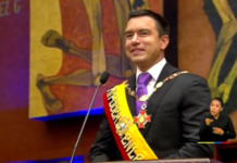 En una ceremonia solemne celebrada en la Asamblea Nacional, Daniel Noboa Azín fue oficialmente posesionado como Presidente constitucional de la República del Ecuador para el período 2025-2029. La sesión fue presidida por Niels Olsen, titular del Legislativo, quien tomó el juramento y le impuso la banda presidencial tricolor, símbolo del mando supremo del país.