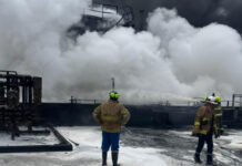 Este lunes 26 de mayo de 2025, un incendio en un tanque de fuel oil provocó la paralización total de actividades en la Refinería Estatal de Esmeraldas. La empresa Petroecuador informó que el siniestro ocurrió en el área de utilidades y que, como medida de prevención, se suspendieron las operaciones para salvaguardar la seguridad del personal y las instalaciones.
