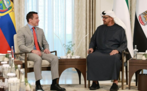 El presidente de Ecuador, Daniel Noboa, mantuvo un encuentro con Mohamed bin Zayed Al Nahyan, presidente de Emiratos Árabes Unidos, en el Palacio Al Shati, en Abu Dabi, este 30 de abril de 2025.