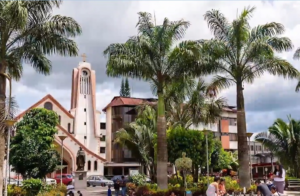 Este lunes 12 de mayo, la ciudad de Puyo cumple 126 años de fundación con varias actividades festivas como la Misa de acción de gracias, la sesión solemne conmemorativa, el desfile cívico, y las verbenas populares. El Municipio de Pastaza ha coordinado un programa que ha tenido la duración de más de una semana.