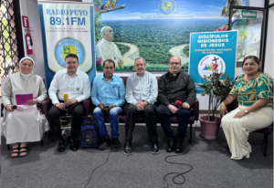 Radio Puyo, emisora del Vicariato Apostólico de Pastaza, conmemoró sus 41 años de vida institucional con una serie de eventos que destacaron su legado en la provincia. Fundada en mayo de 1984 por el obispo Mons.