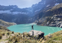 Debido a las condiciones climáticas adversas que afectan al volcán El Altar, el Ministerio del Ambiente, Agua y Transición Ecológica (MAATE) dispuso el cierre temporal de las rutas hacia la Laguna Amarilla y la Laguna Azul. Esta medida regirá hasta el 31 de mayo de 2025, como medida preventiva para garantizar la seguridad de los visitantes.